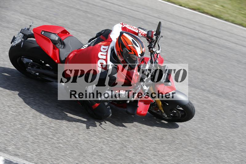 /27 12.06.2025 Ducati Schweiz Trackday Warmup  ADR/gruen-vert/ohne